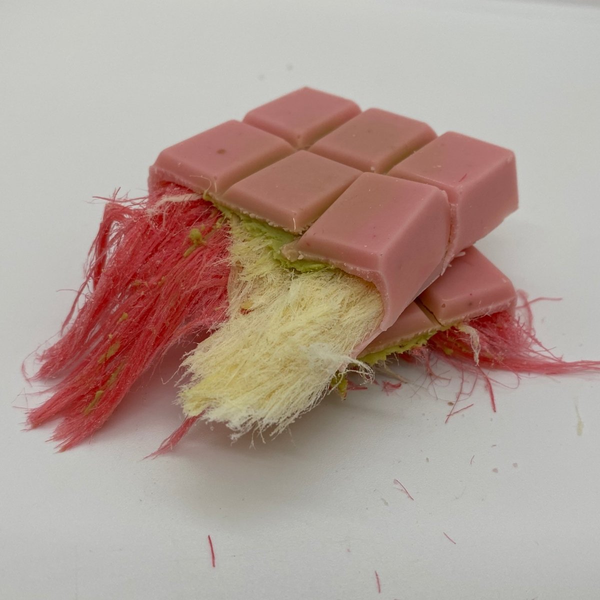 Angel Hair Raspberry Chocolate with Pistachio & Cotton Candy - 55gr - Aladdin Business