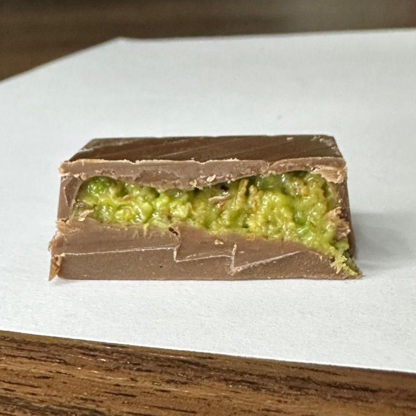 Gourmet Knafeh Pistachio Chocolate Squares - 14g x 75 Count Round Box - Aladdin Business