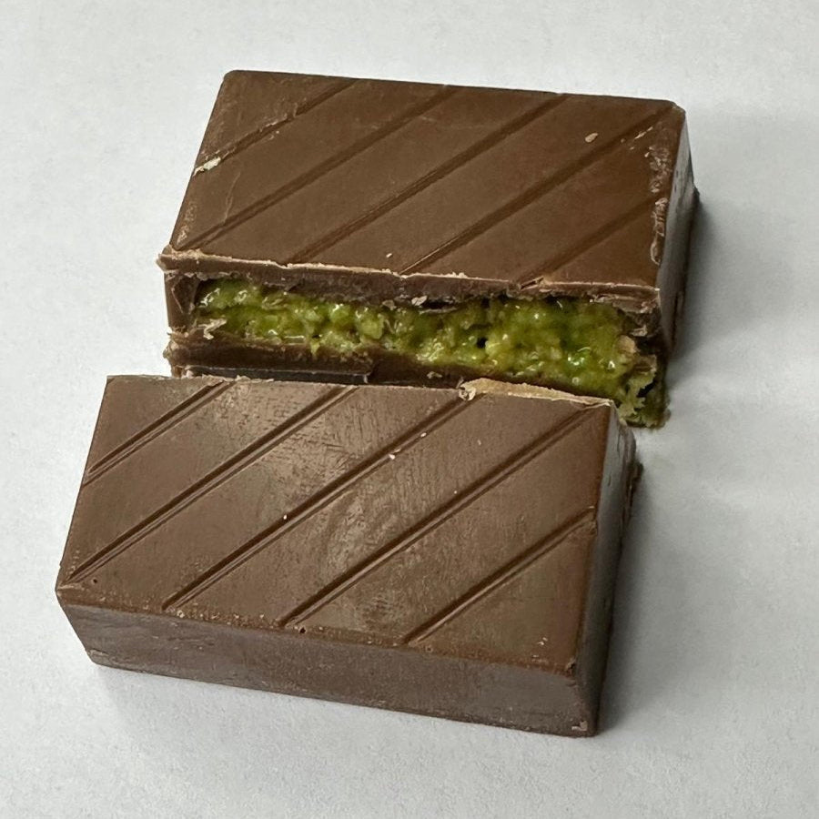 Gourmet Knafeh Pistachio Chocolate Squares - 14g x 75 Count Round Box - Aladdin Business