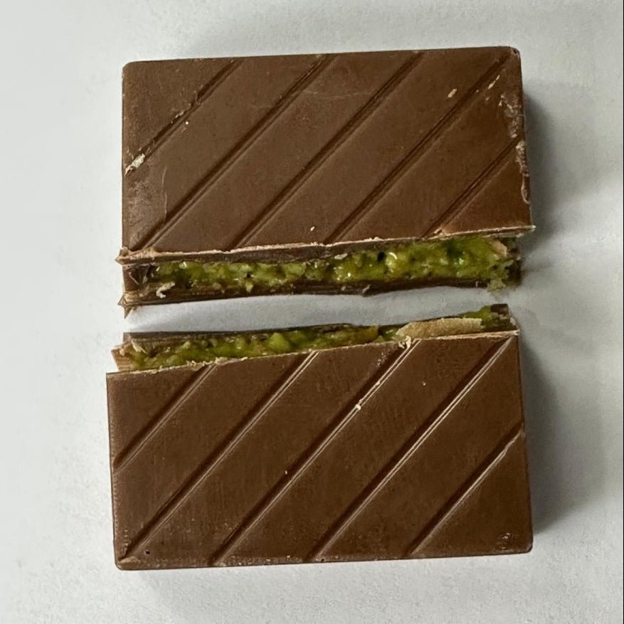 Gourmet Knafeh Pistachio Chocolate Squares - 14g x 75 Count Round Box - Aladdin Business